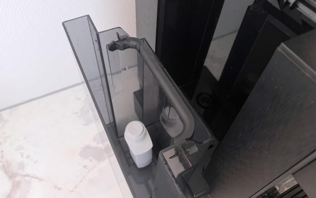 Voorbeeld van waterfilter in watertank koffiemachine