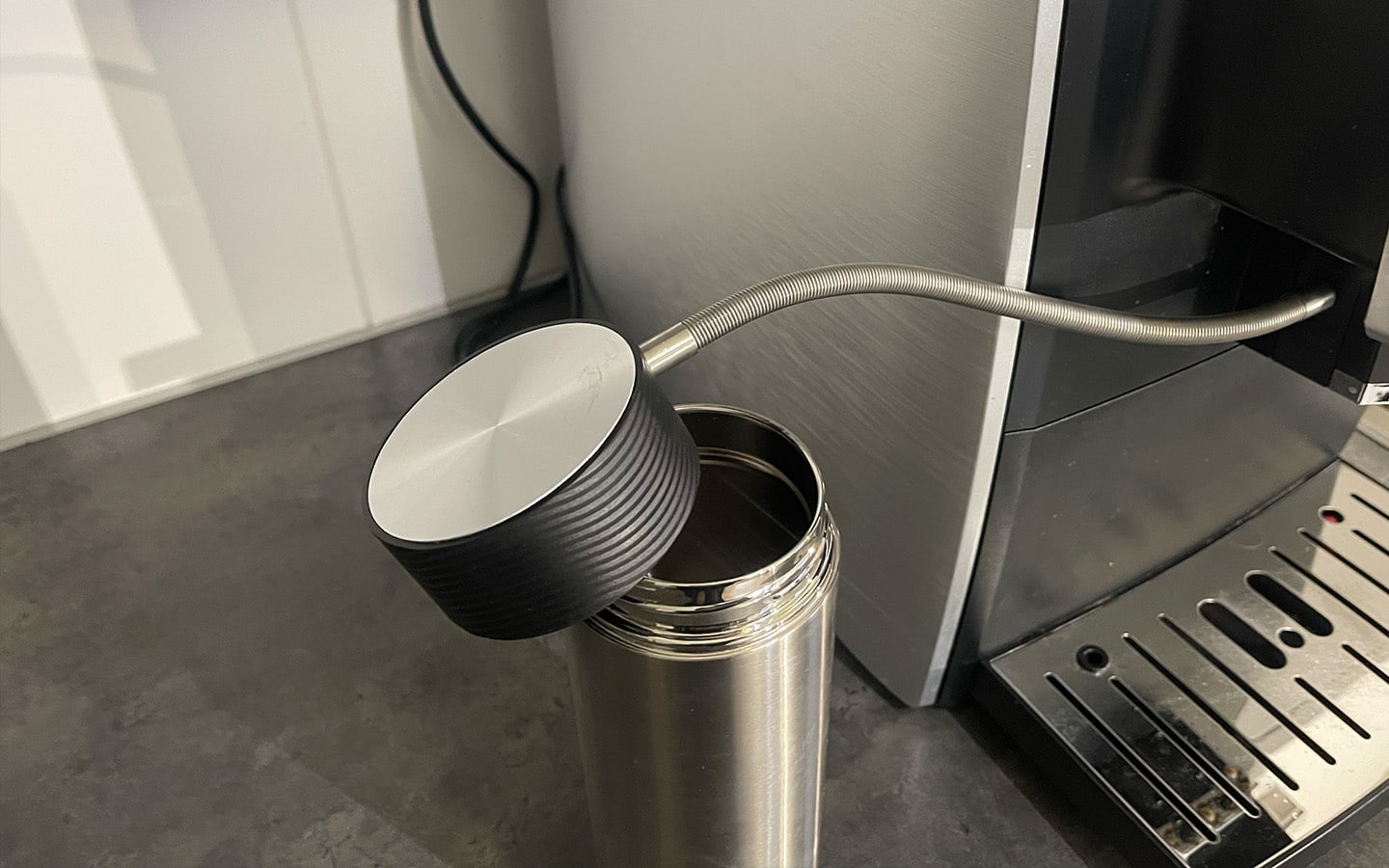 Melkopschuimer werkt niet door melkkan