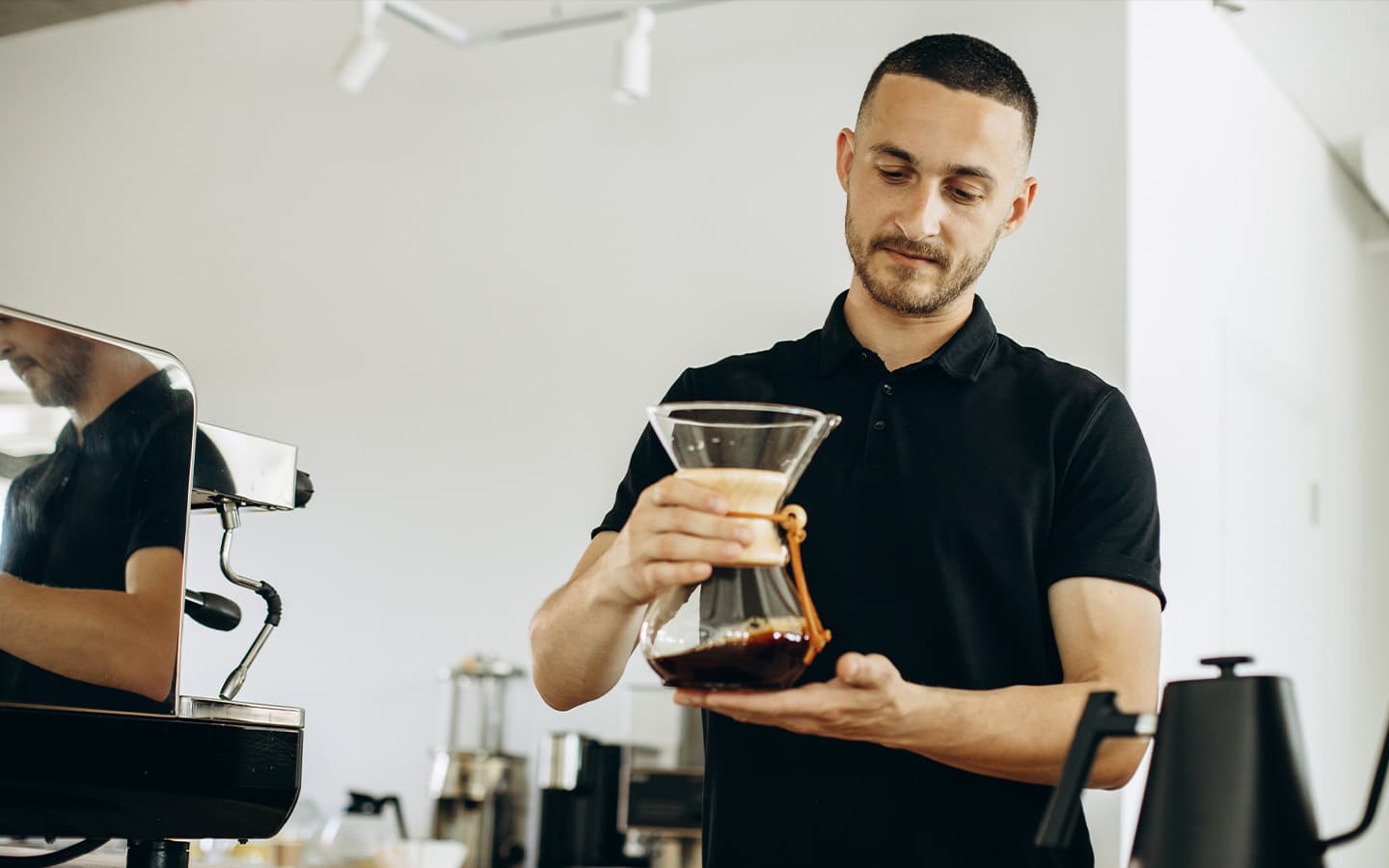 Barista leert over koffie